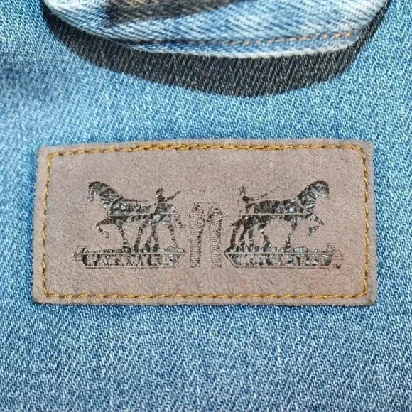 Women's Levi Strauss Jean Jacket - Picture 4 of 4